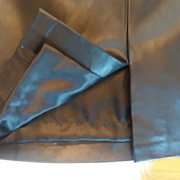 Wilson's Black Leather Skirt - Picture 5 of 8